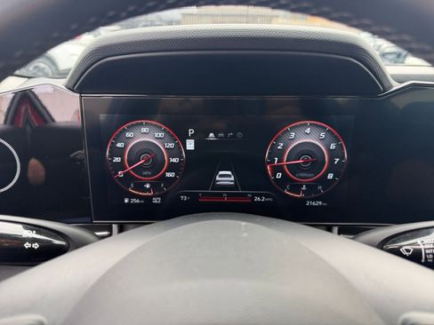 Used 2025 Hyundai Elantra SEL image 38