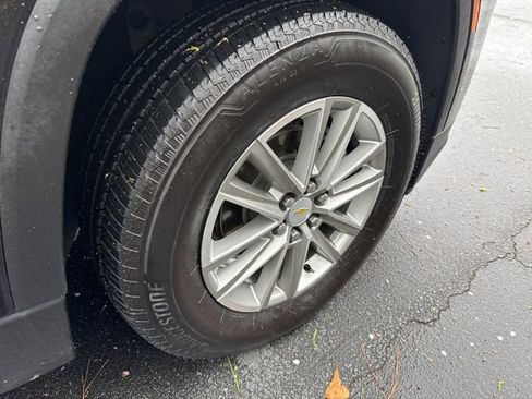 Used 2023 Chevrolet Traverse LT image 31