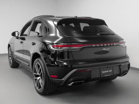 Used 2025 Porsche Macan image 3