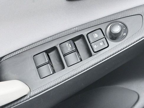 Used 2020 Toyota Yaris LE image 11