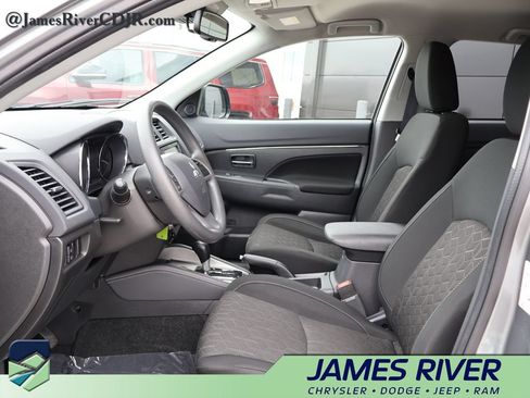 Used 2025 Mitsubishi Outlander Sport SE AWD/4WD image 23