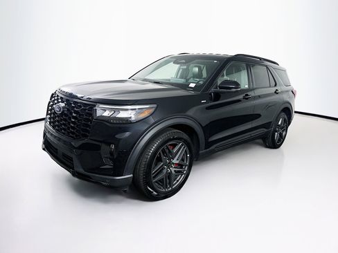Used 2025 Ford Explorer ST-Line w/ ST-Line Street Pack AWD/4WD image 3