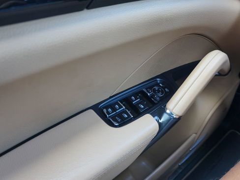 Used 2014 Porsche Cayenne Platinum Edition AWD/4WD image 37