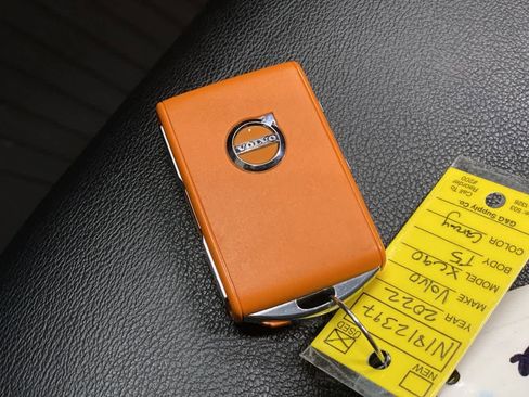 Used 2022 Volvo XC90 T5 Momentum image 31