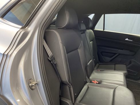 Used 2020 Volkswagen Atlas Cross Sport SE image 37