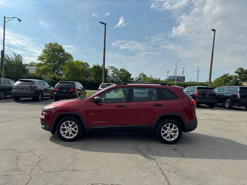 Used 2016 Jeep Cherokee Sport w/ Cold Weather Group FWD image 6