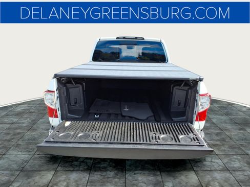 Used 2019 Nissan Titan SV w/ SV Convenience Package AWD/4WD image 10