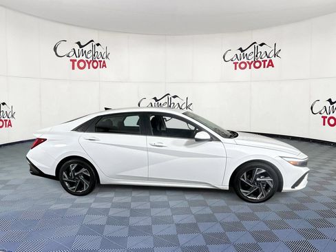 Used 2025 Hyundai Elantra SEL FWD image 9