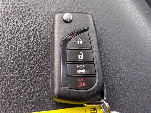 Used 2019 Toyota Camry SE image 29