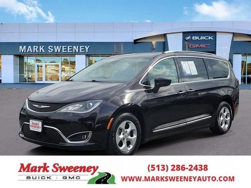 Used 2017 Chrysler Pacifica Touring-L Plus w/ Advanced Safetytec Group FWD image 1