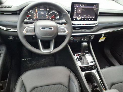 New 2026 Jeep Compass Latitude image 14