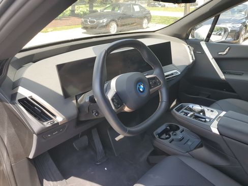Used 2024 BMW iX xDrive50 w/ Sport Package AWD/4WD image 11