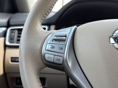 Used 2015 Nissan Rogue SL image 23