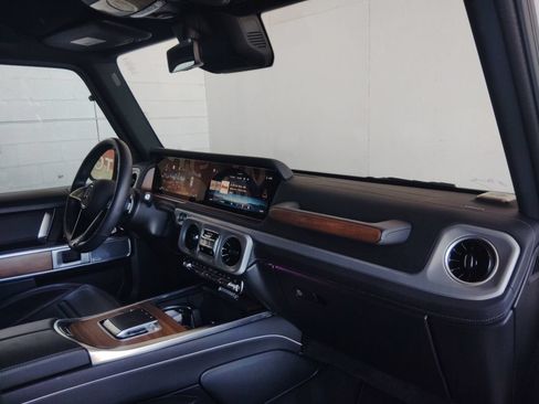 Used 2025 Mercedes-Benz G 550 image 13