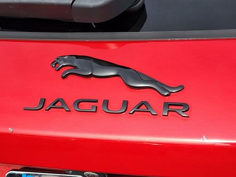 Used 2024 Jaguar F-PACE R-Dynamic S image 31