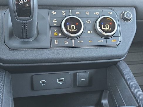 Certified 2024 Land Rover Defender 130 V8 image 25