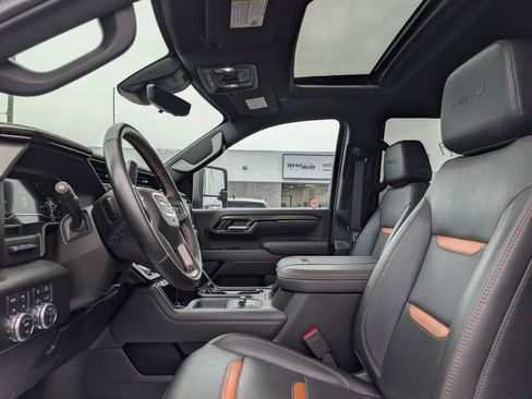 Used 2025 GMC Sierra 2500 AT4 w/ AT4 Premium Plus Package AWD/4WD image 10