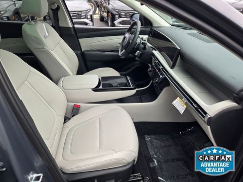 Certified 2025 Hyundai Tucson Limited AWD/4WD image 7