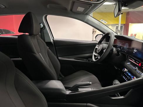 Used 2024 Hyundai Elantra SEL FWD image 29