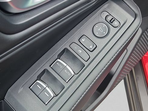Used 2025 Honda Accord Sport image 25