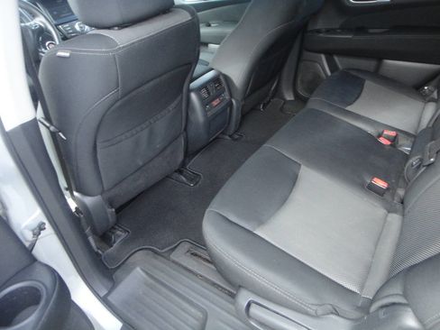 Used 2017 Nissan Pathfinder S image 10