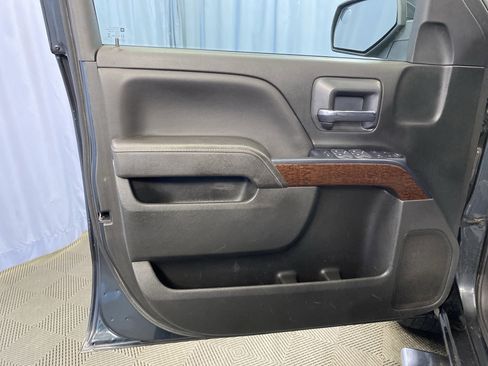 Used 2017 GMC Sierra 1500 SLE w/ SLE Value Package image 11