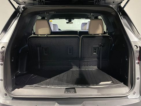 Used 2023 Chevrolet Traverse LS w/ Safety Package image 5