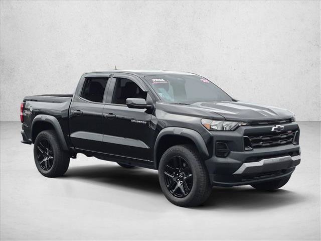 Used 2025 Chevrolet Colorado Trail Boss AWD/4WD image 3