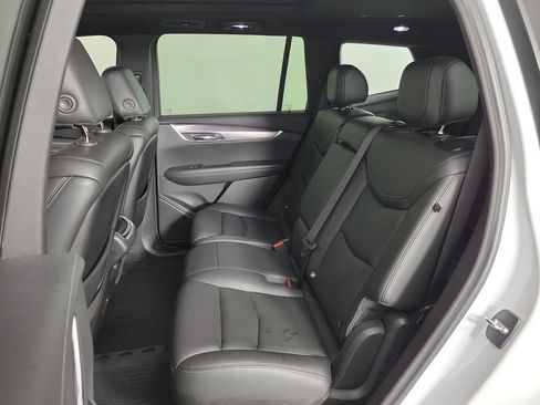 Certified 2023 Cadillac XT6 Luxury FWD image 12