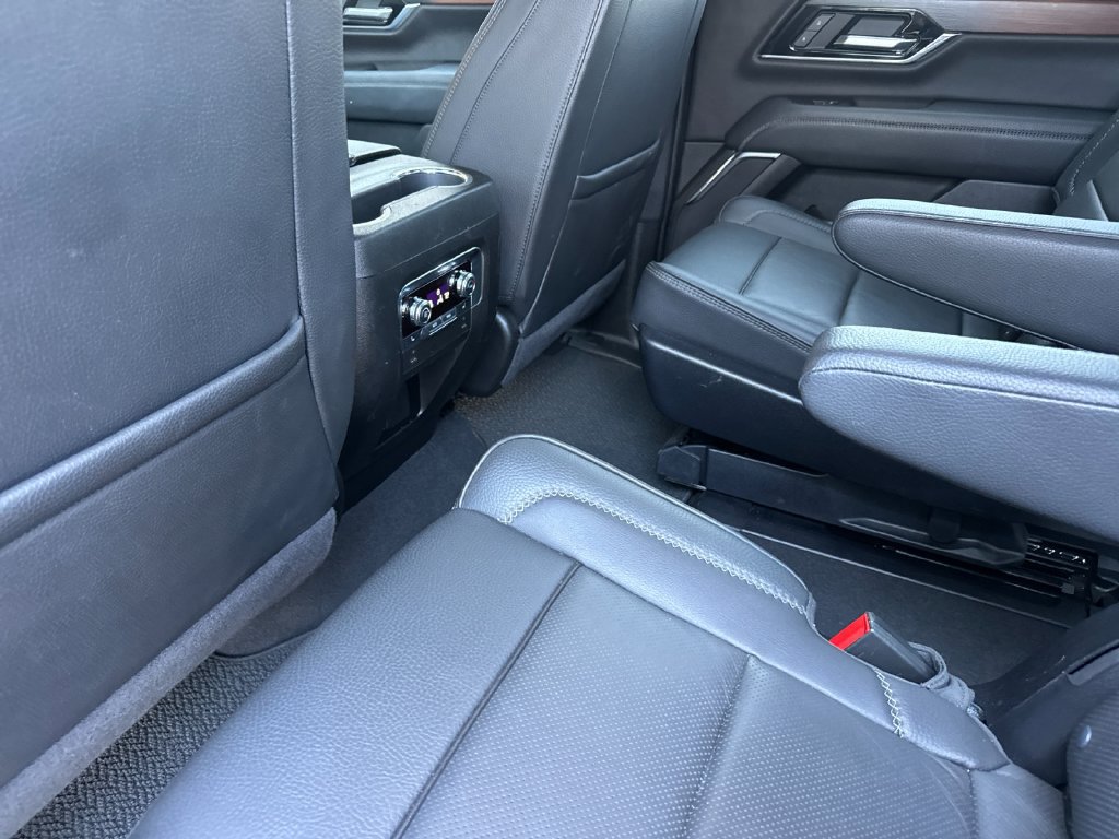 Used 2025 GMC Yukon Denali AWD/4WD image 15