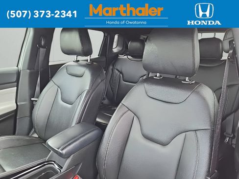 Used 2025 Jeep Compass Limited AWD/4WD image 10