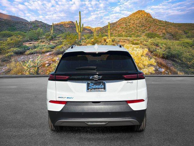 Used 2023 Chevrolet Bolt EUV LT w/ Convenience Package FWD image 5