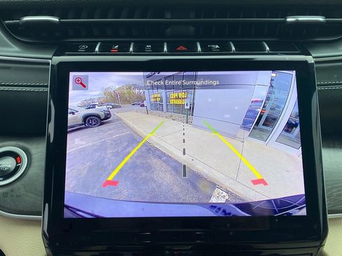 Used 2024 Jeep Grand Cherokee L Limited image 18