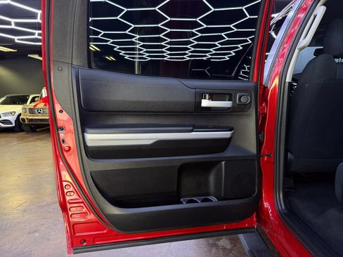 Used 2019 Toyota Tundra SR5 AWD/4WD image 17