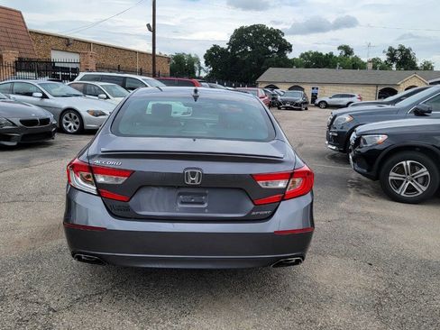 Used 2018 Honda Accord Sport image 6