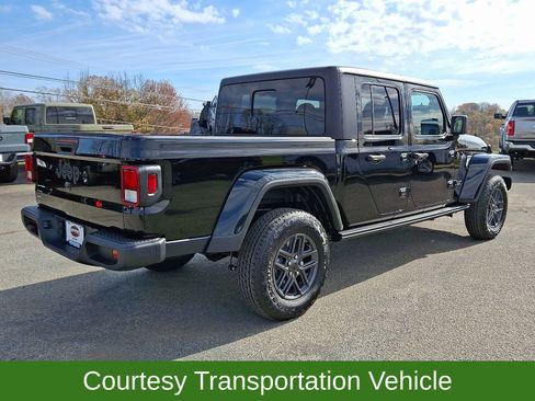 New 2026 Jeep Gladiator Sport AWD/4WD image 4