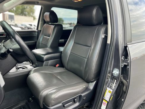 Used 2022 Toyota Sequoia TRD Sport AWD/4WD image 20