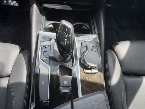 Used 2019 BMW 530i w/ Convenience Package RWD image 15