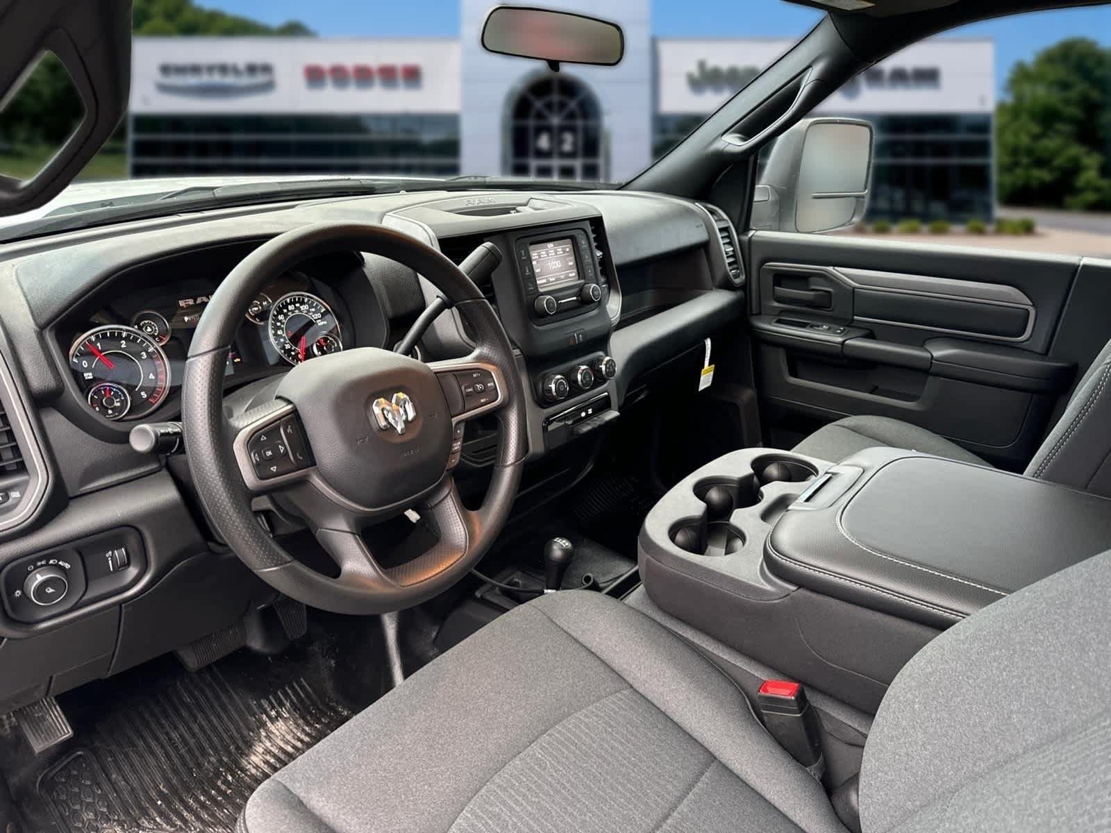 New 2024 RAM 3500 Tradesman AWD/4WD image 15