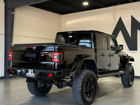 Used 2022 Jeep Gladiator Overland AWD/4WD image 4