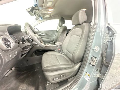 Used 2023 Hyundai Kona SE image 18