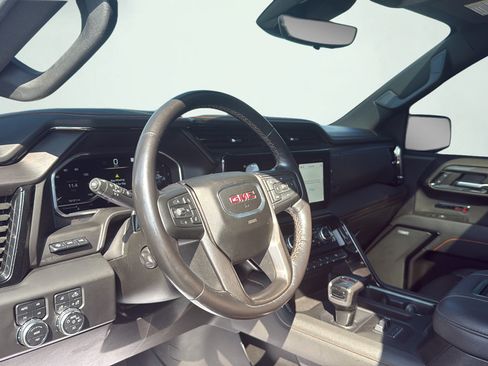 Used 2022 GMC Sierra 1500 AT4 w/ AT4 Premium Package AWD/4WD image 35