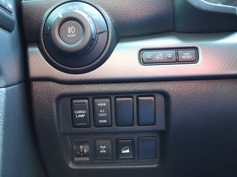 Used 2021 Nissan Titan PRO-4X w/ Pro-4x Convenience Package image 34