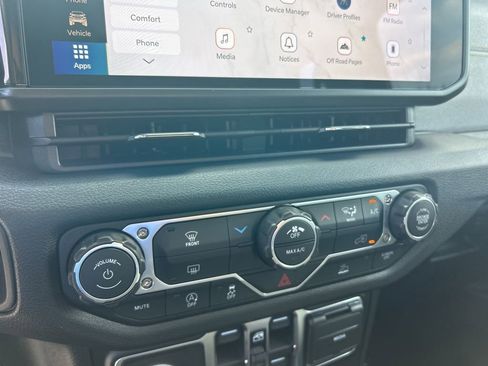 New 2026 Jeep Gladiator Sport image 37