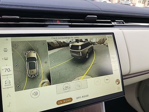 Used 2025 Land Rover Range Rover Long Wheelbase SE image 16