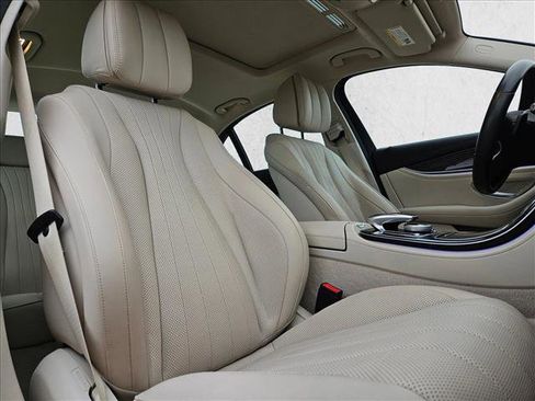 Used 2019 Mercedes-Benz E 300 image 24