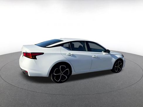 Used 2025 Nissan Altima 2.5 SR image 15