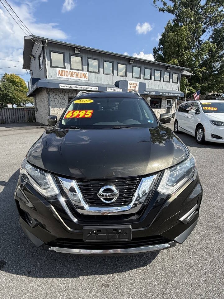 Used 2017 Nissan Rogue SV w/ SV Premium Package AWD/4WD image 6