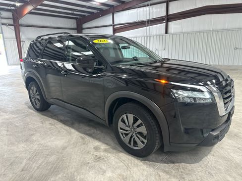 Used 2025 Nissan Pathfinder SV AWD/4WD image 7
