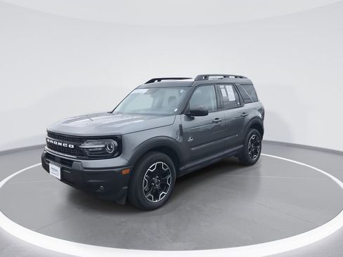 Used 2025 Ford Bronco Sport Outer Banks image 4